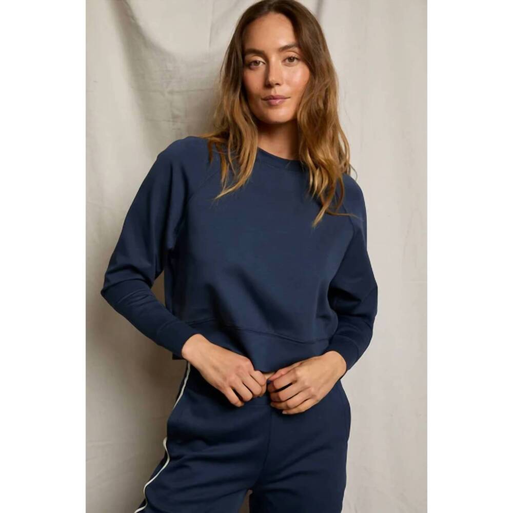 NEW PERFECTWHITETEE travel crew neck top in navy